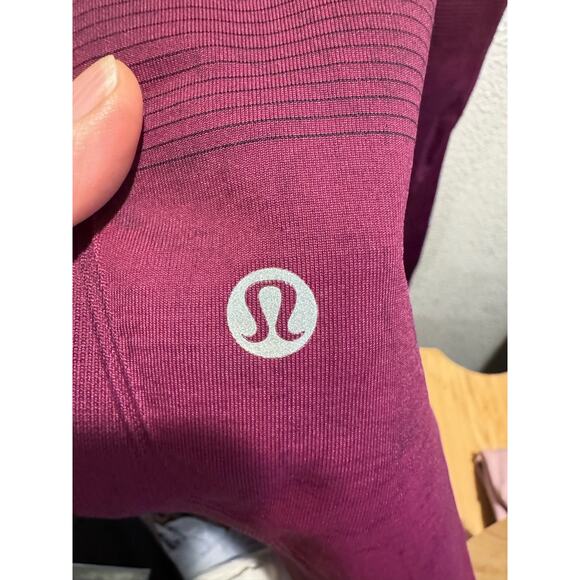 EUC Lululemon Ebb to Train Tight 25" Leggings Burgundy Stripe Size 2‎ - Picture 3 of 3